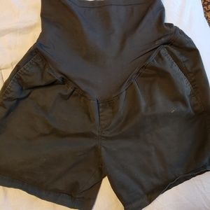 Old Navy maternity shorts